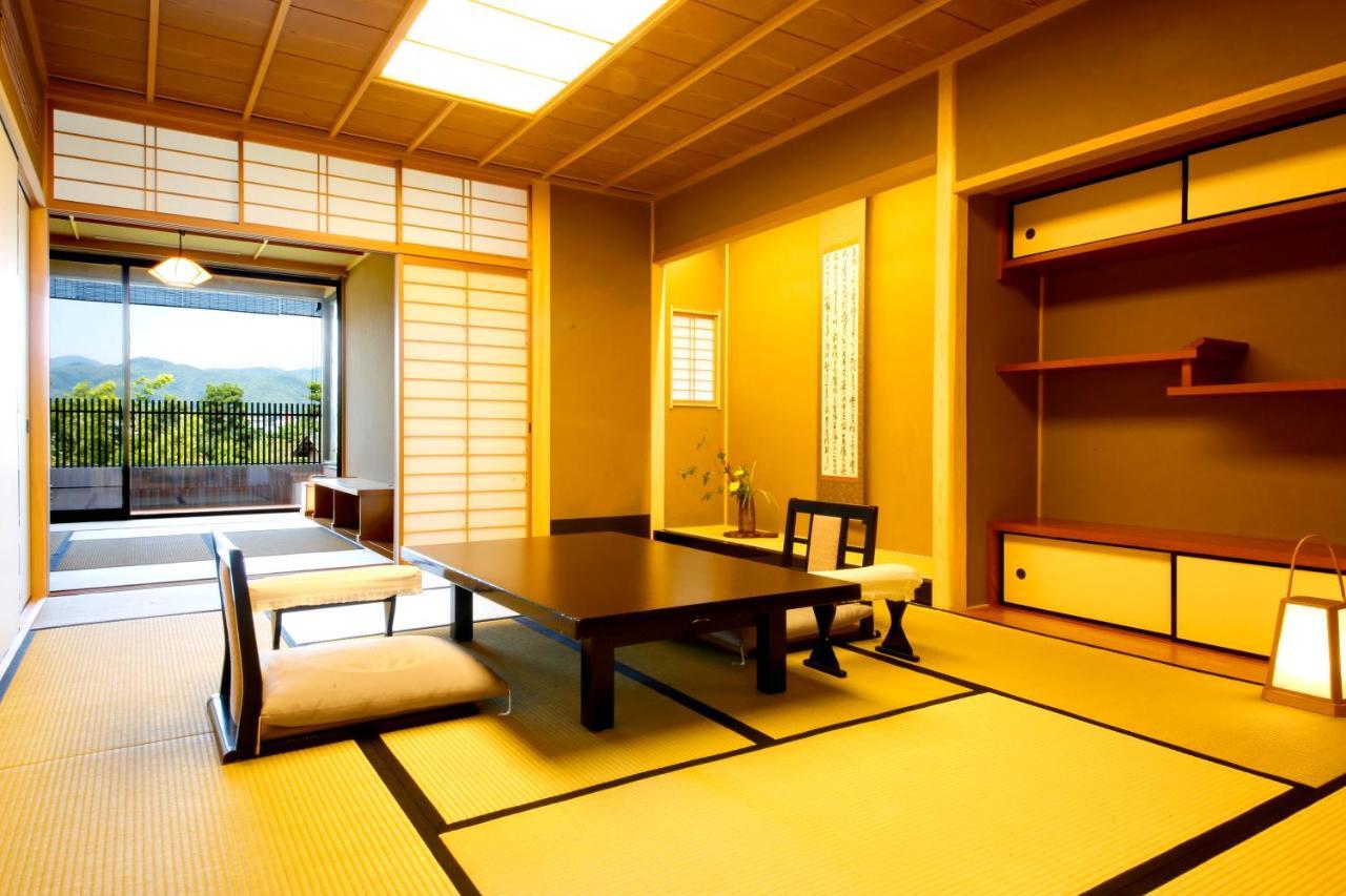 Kyoto Arashiyama Onsen Ryokan Togetsutei Buitenkant foto